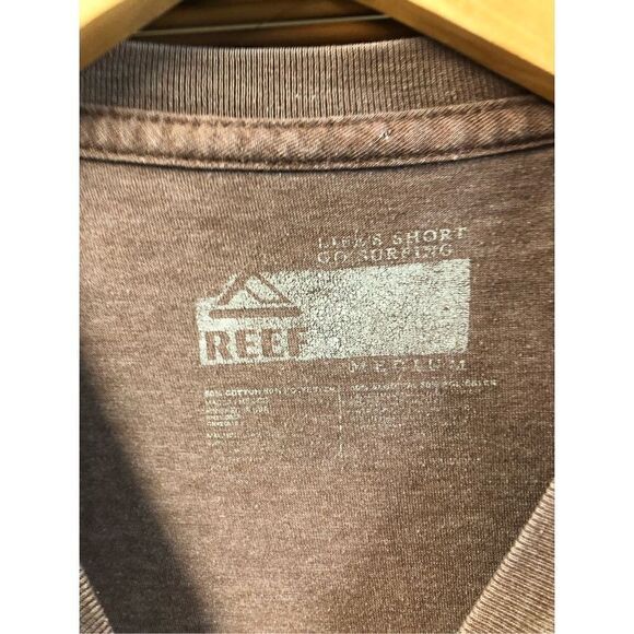 Reef Fish Versus Fist Tan T-Shirt Size Medium (M) - Picture 3 of 4